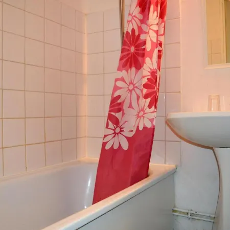 Сasa de vacaciones Maison Familiale 4 Couchages Avec Piscine A 700m De La Plage, - Fr-1-225-619
